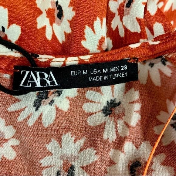 Zara red flower shorts romper size medium - Picture 4 of 11